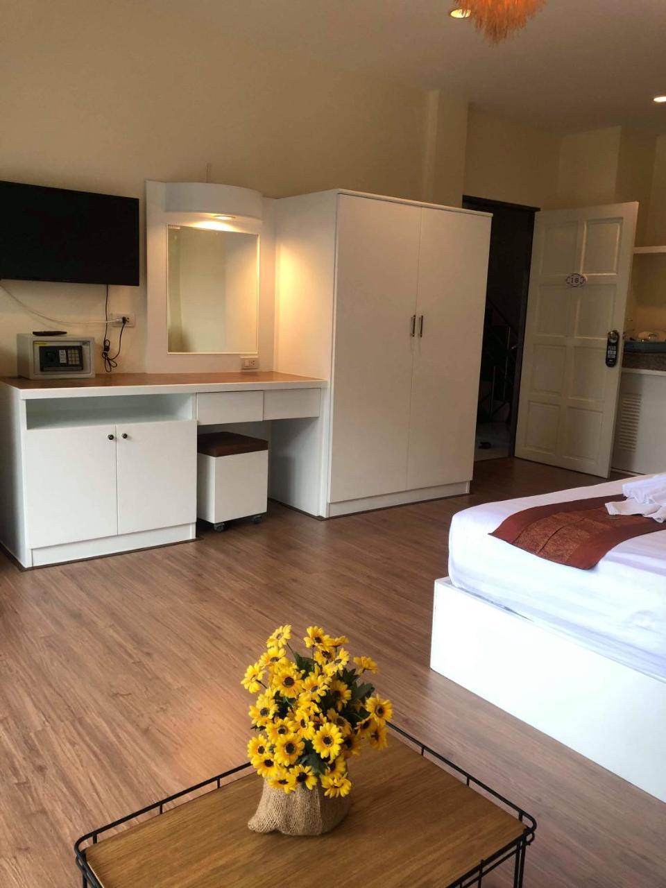 Db Residence Patong Eksteriør bilde